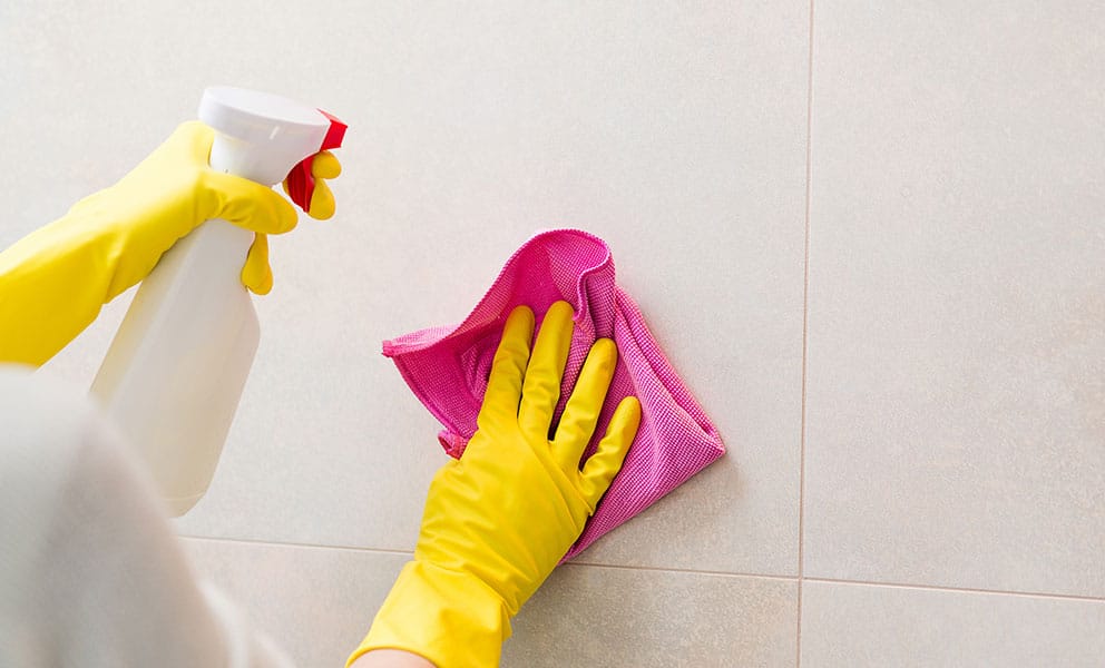 How to Clean Bathroom Wall Tiles