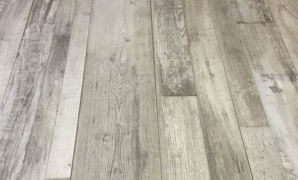 Creating a Wood Effect Bathroom Floor with Vinyl Panels